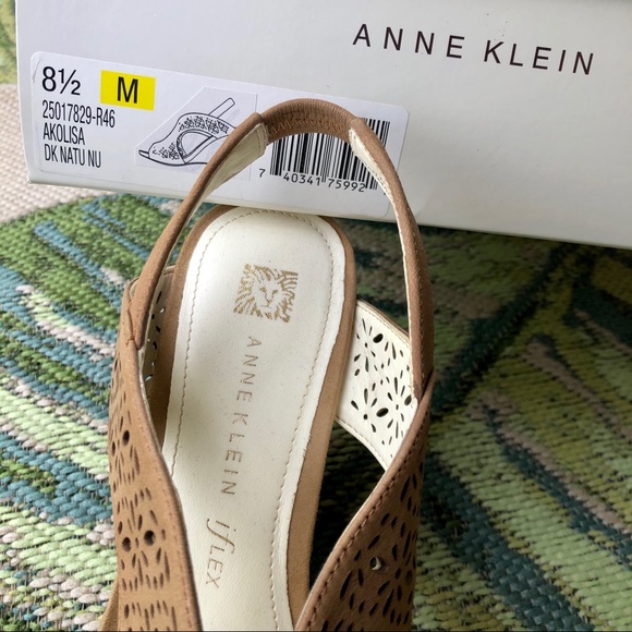 Anne Klein • Akolisa Keyhole Leather Wedge Sandals - Picture 6 of 7